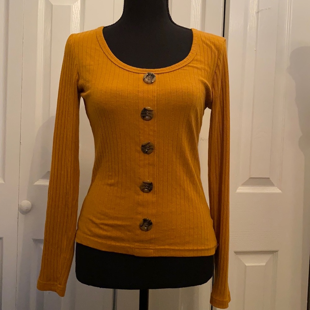 Full circle trends | small | long sleeve | mustard